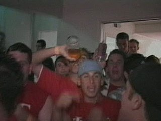Tipy Blond Coed cavalca un cazzo rigido per l'orgasmo presso la festa del college