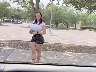 Trollop with beamy bore sucks stranger's dick and fucks on tap the backseat