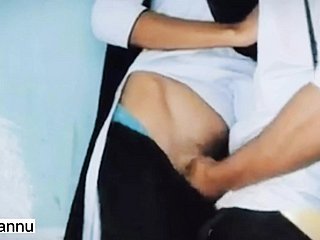 Desi Collage Pupil Sexo vazou vídeo MMS em hindi, faculdade jovem e sexo de menino na sala de aula spry quente romântico foda
