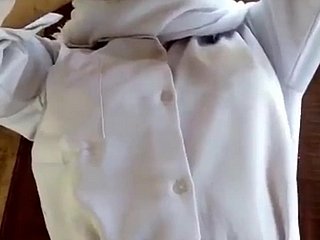 Adolescente indiano petite tímido em hijab é fodido com força em sua tenra buceta molhada e big albia