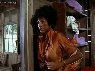 Ludicrously Busty Blackguardly Babe Pam Grier Unties Herself Thither Ragged Attire