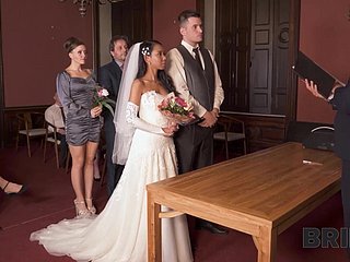 Killa Raketa arrangierte heißen Lovemaking bei der Hochzeitszeremonie